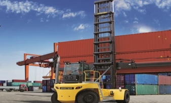 Hyster talks zero emissions and double reefer handling at TOC 2017