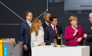 Chancellor’s tour: Angela Merkel visits Jungheinrich at Hanover Messe/CeMAT.