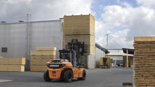 Doosan powers up with fuel-efficient heavy lifting 9-Series 