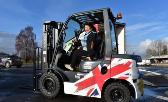 <strong>Forklift donated by Toyota boosts the flow of humanitarian aid to Ukraine</strong>