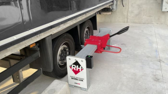 RITE-HITE EXPANDS VEHICLE RESTRAINT PORTFOLIO WITH NEW USER-FRIENDLY MANUAL ERGONOMIC WHEEL-LOK   