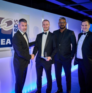 Winners lift their LEEA Awards and raise the industry