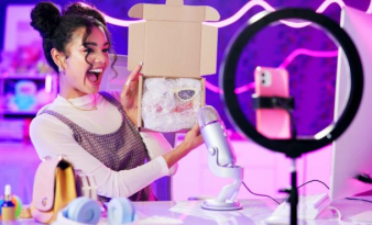 AUTHENTICITY SELLS: WHY GREAT INFLUENCER CAMPAIGNS DEPEND ON GREAT FULFILMENT